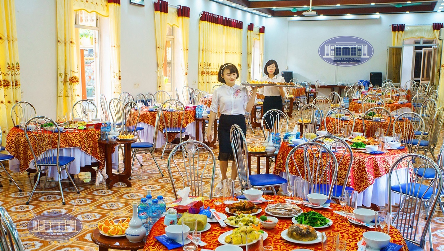 Phòng ăn lớn - Nhà khách Tân Trào